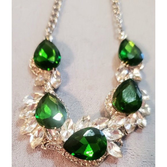 Emerald Green Silver Tone Necklace And Bracelet Set Faceted Rhinestone Jewelry - Picture 3 of 8